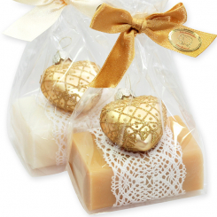 Schafmilchseife eckig 100g dekoriert mit Glasherz gold in Cello, Classic/Quitte 